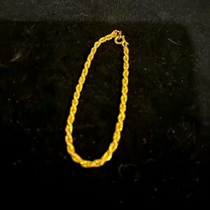 Rope chain gold plated bracelet. Excellent clasp